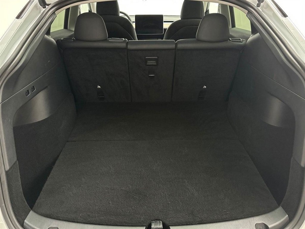 Tesla Model Y Long Range billede 13