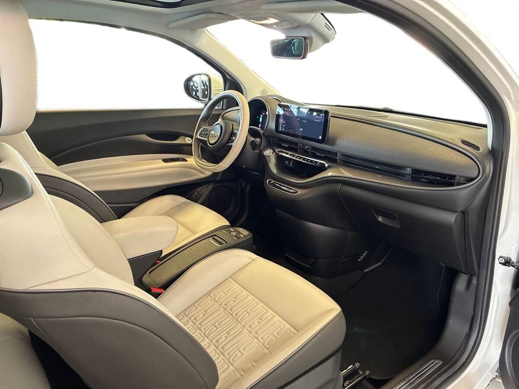 Fiat 500e La Prima billede 18