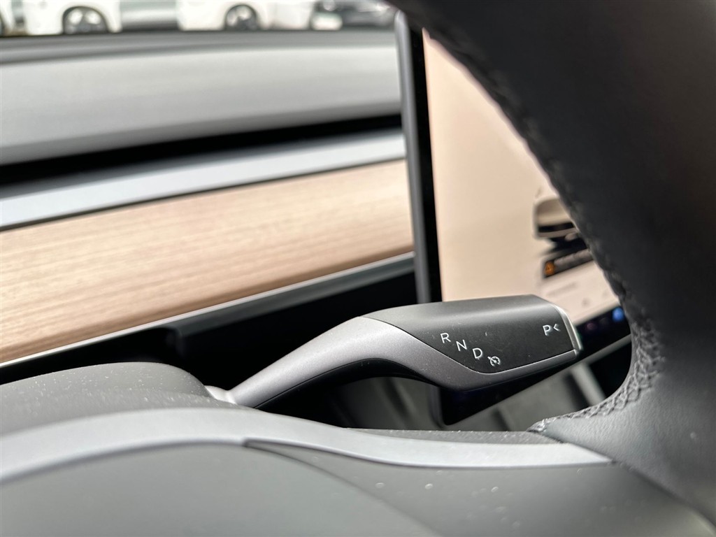 Tesla Model Y Long Range billede 13