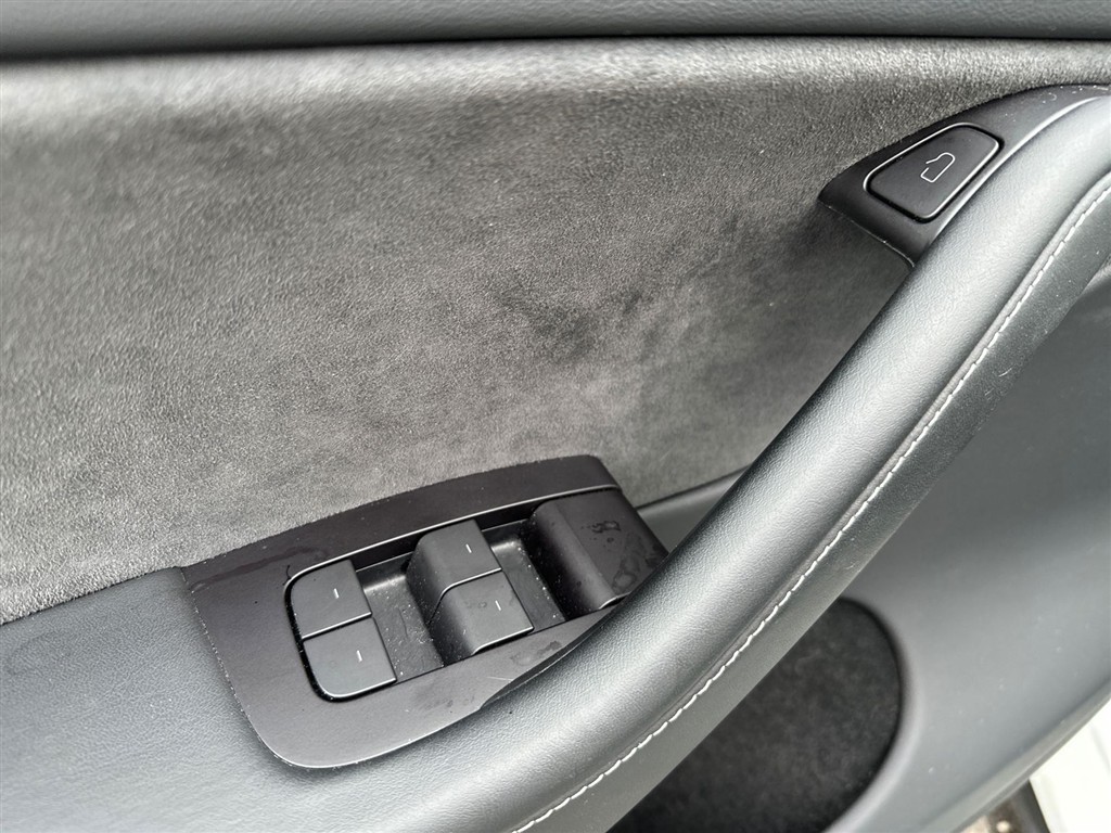 Tesla Model Y Long Range billede 14