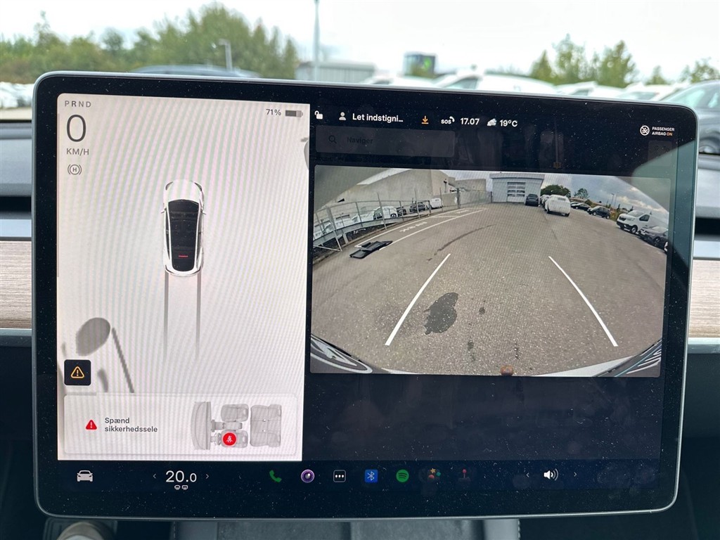 Tesla Model Y Long Range billede 17