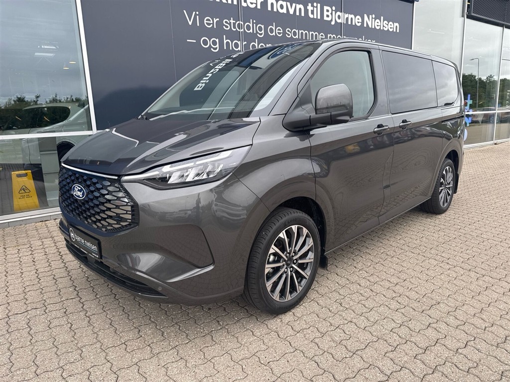 Ford E-Tourneo Custom Titanium