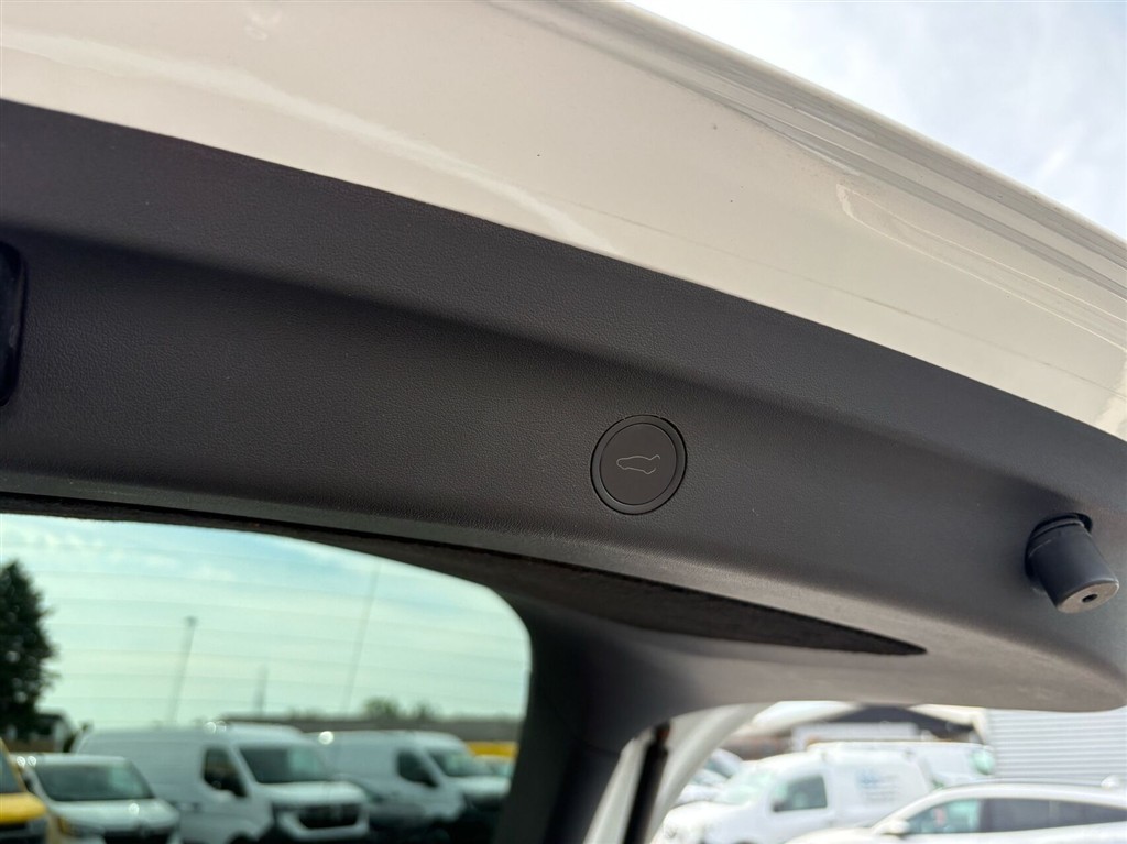 Tesla Model Y Long Range billede 6