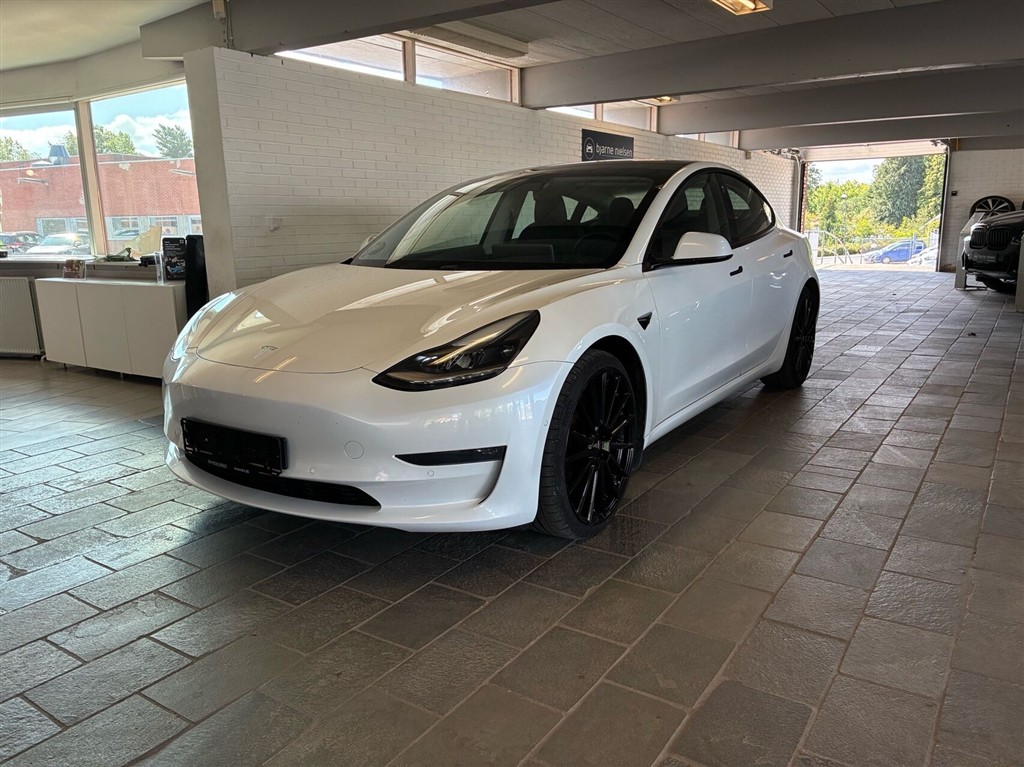 Tesla Model 3 Performance