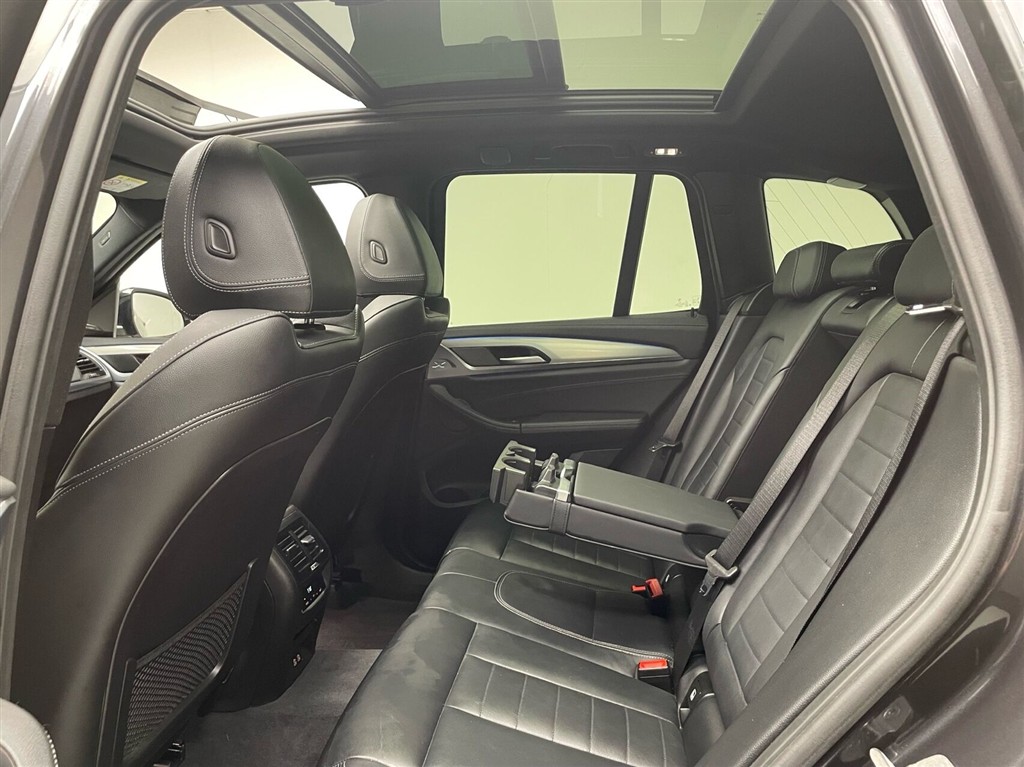 BMW iX3 Charged Plus billede 16
