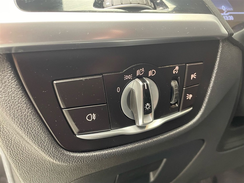 BMW iX3 Charged Plus billede 28