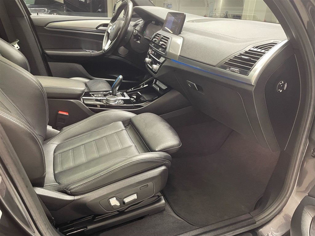 BMW iX3 Charged Plus billede 43