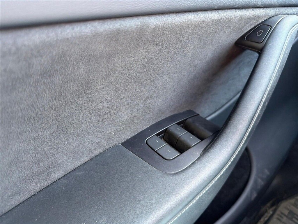 Tesla Model Y Long Range billede 8