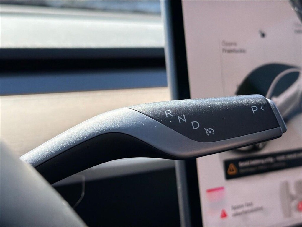 Tesla Model Y Long Range billede 9