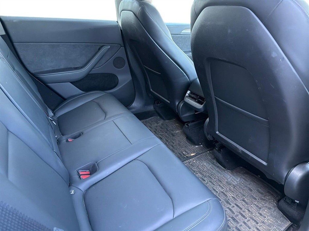 Tesla Model Y Long Range billede 12