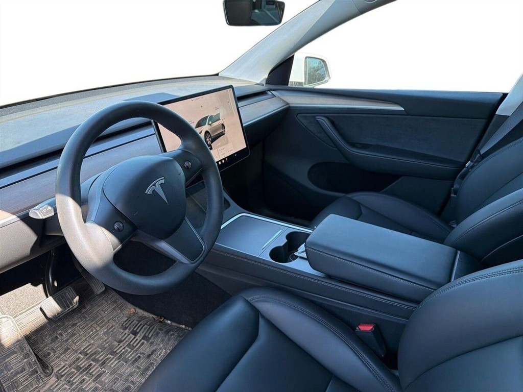 Tesla Model Y Long Range billede 19