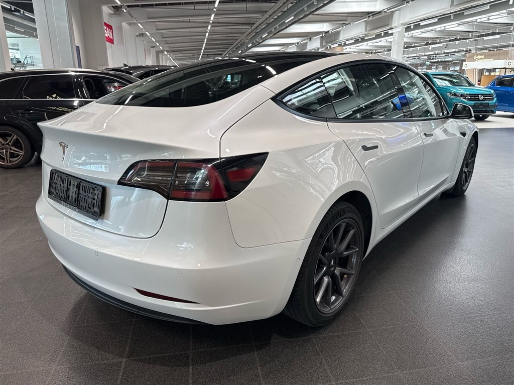 Tesla Model 3 Standard Range Plus billede 2