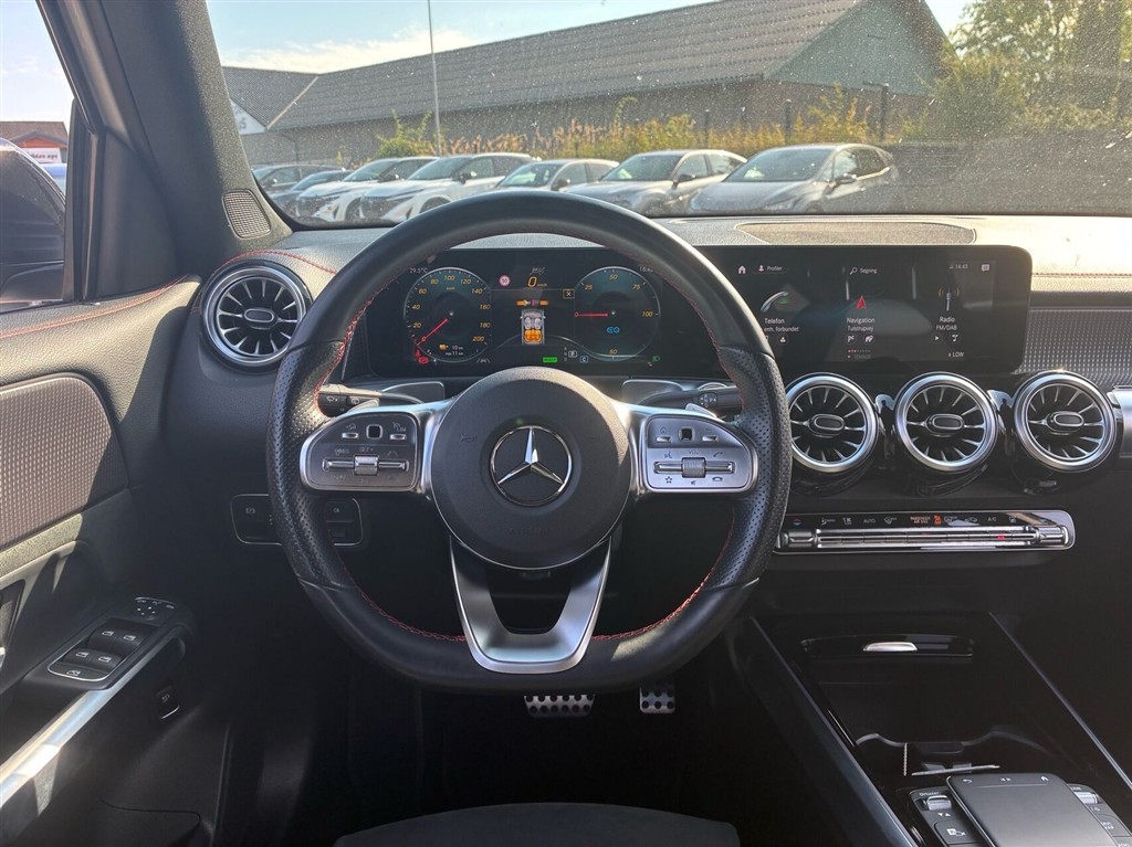 Mercedes-Benz EQB 300 AMG Line billede 4