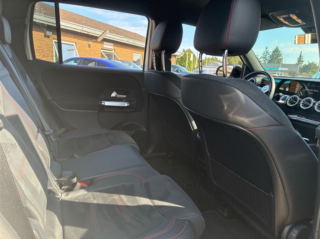 Mercedes-Benz EQB 300 AMG Line billede 5