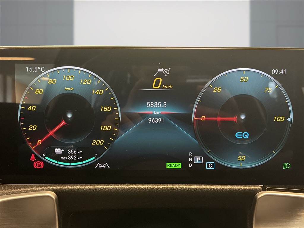 Mercedes-Benz EQB 300 AMG Line billede 13