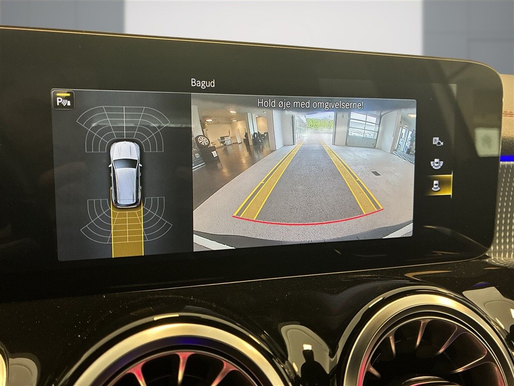 Mercedes-Benz EQB 300 AMG Line billede 15