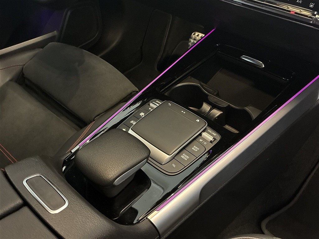 Mercedes-Benz EQB 300 AMG Line billede 16
