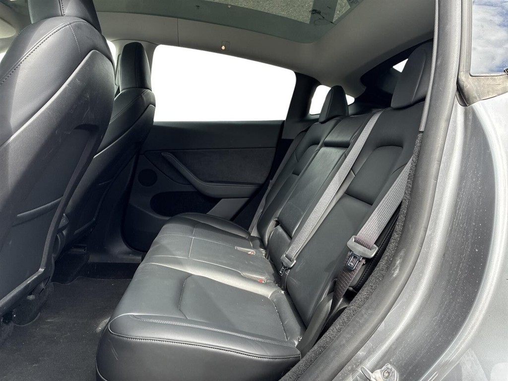 Tesla Model Y Long Range billede 8