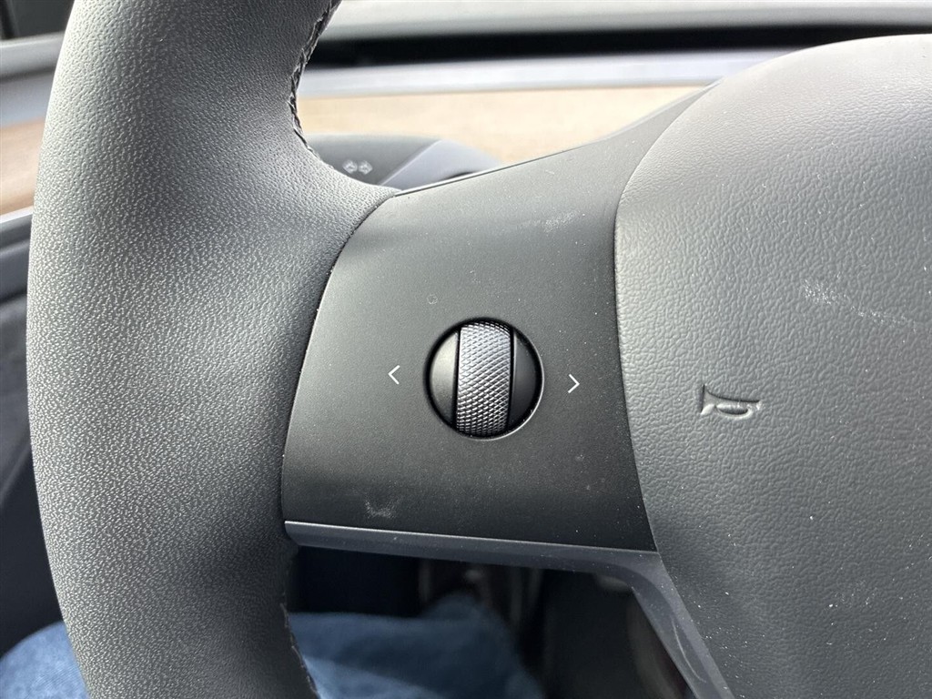 Tesla Model Y Long Range billede 10