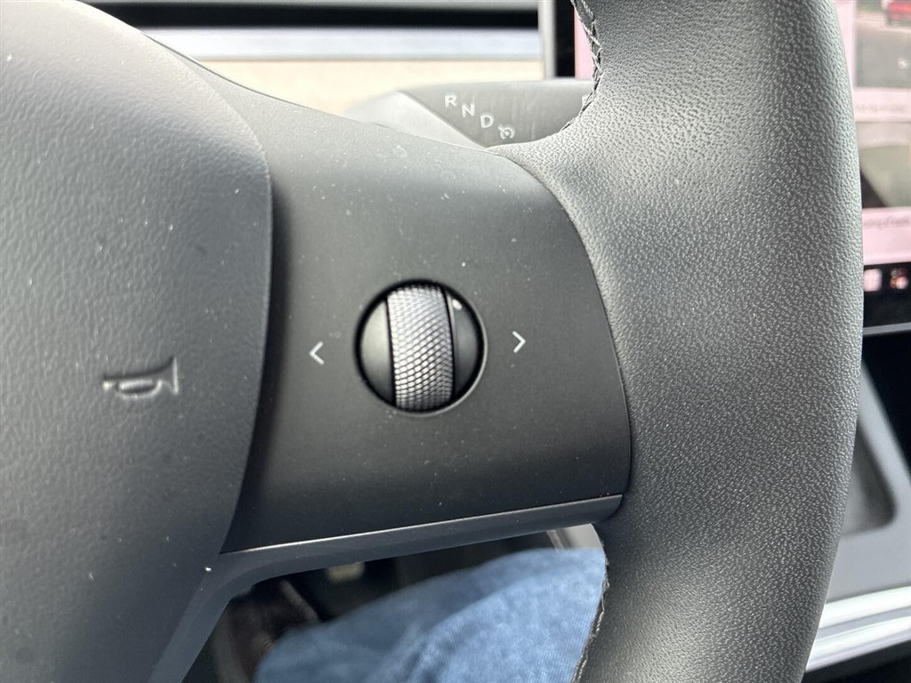 Tesla Model Y Long Range billede 11