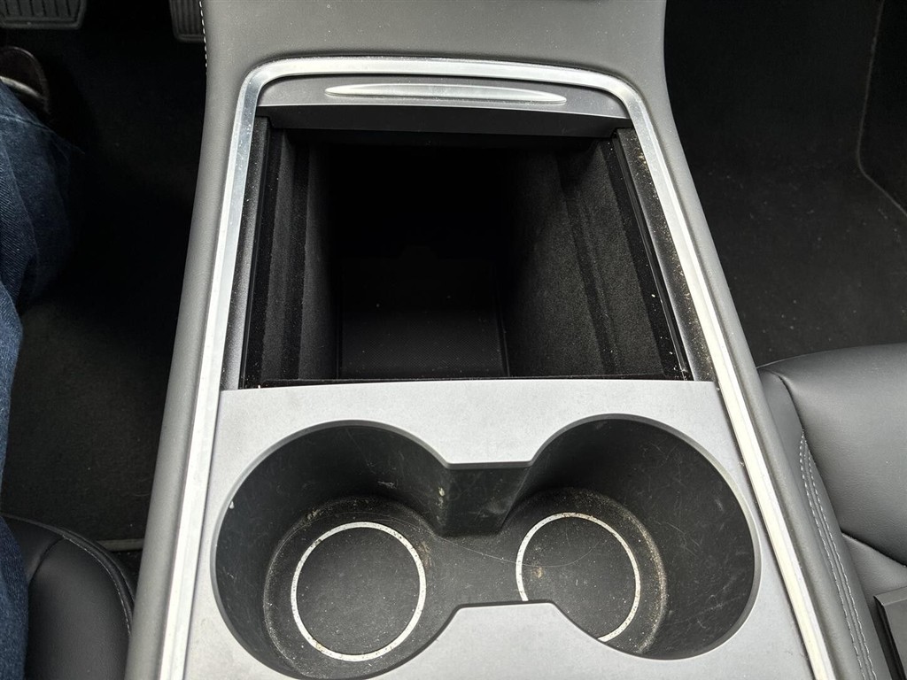 Tesla Model Y Long Range billede 16