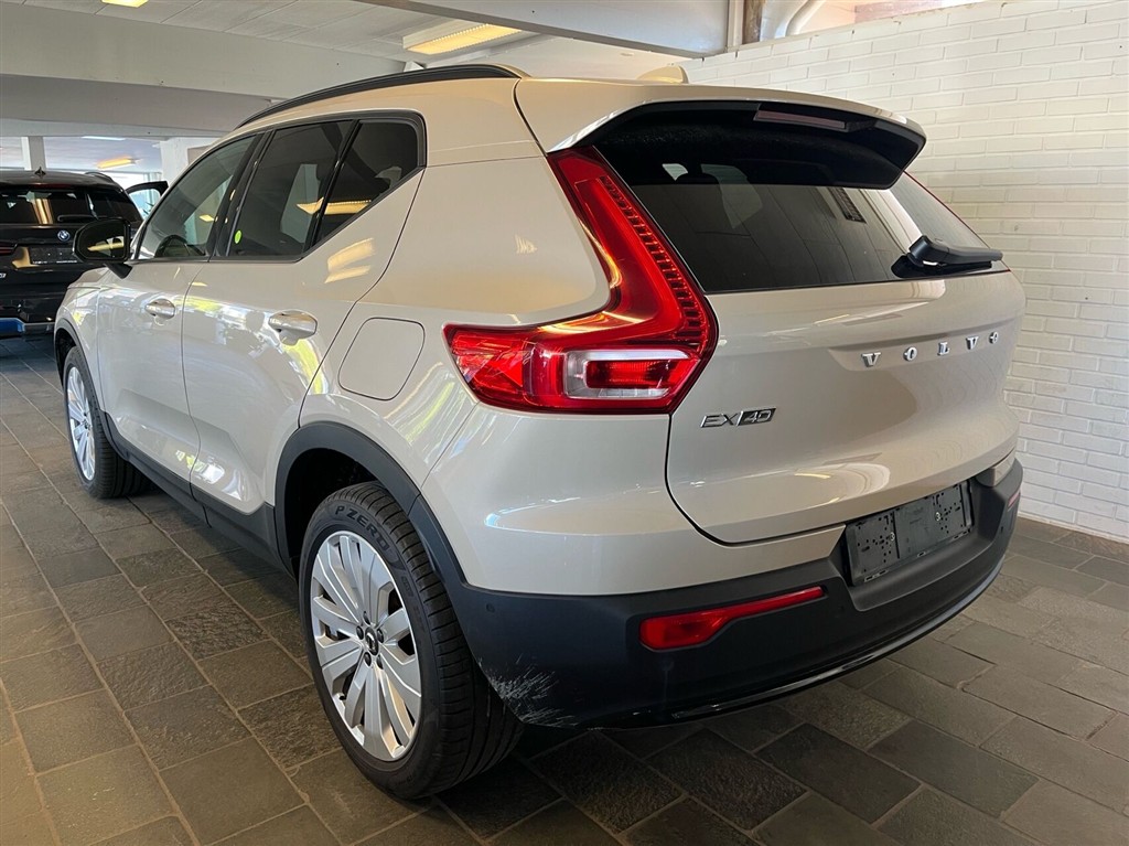 Volvo EX40 Core billede 2
