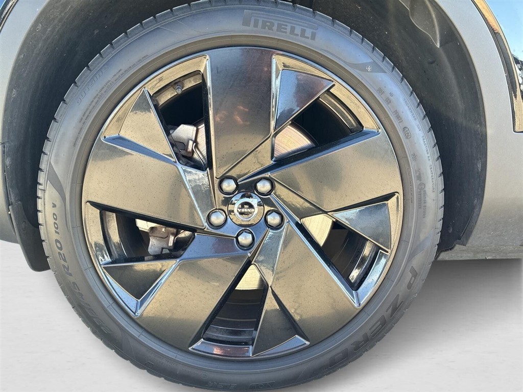 Volvo EC40 Black Edition billede 9