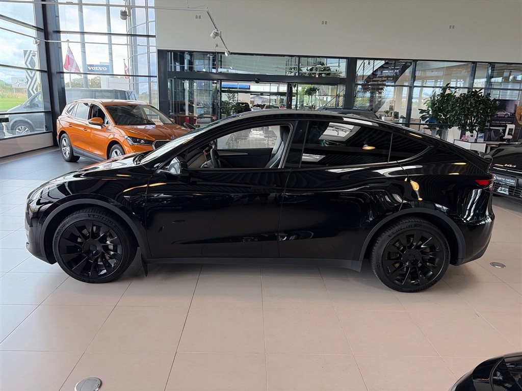 Tesla Model Y Long Range billede 2