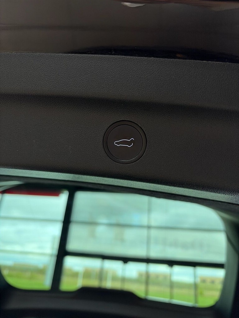 Tesla Model Y Long Range billede 11