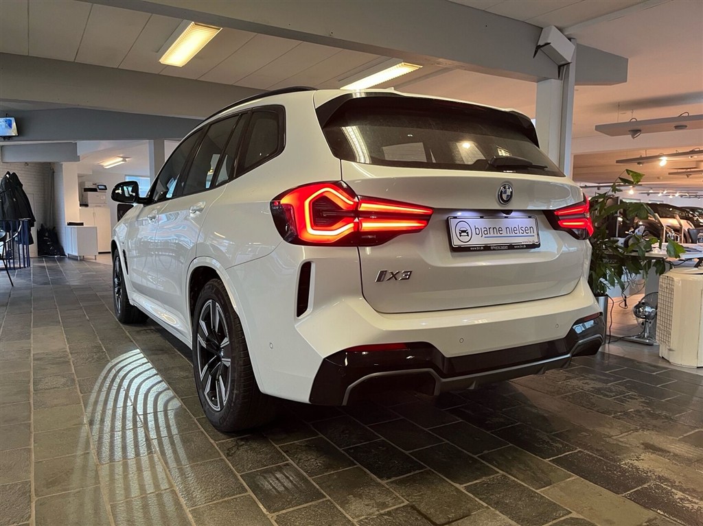 BMW iX3 M-Sport Charged billede 2