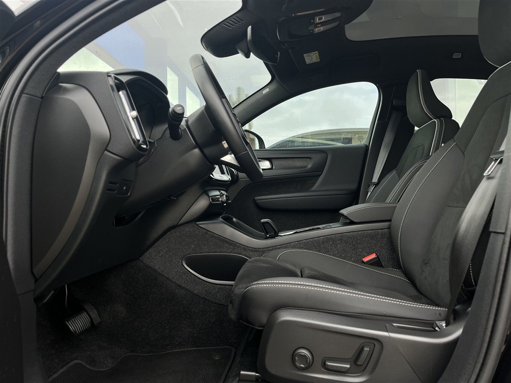 Volvo EC40 Black Edition billede 5