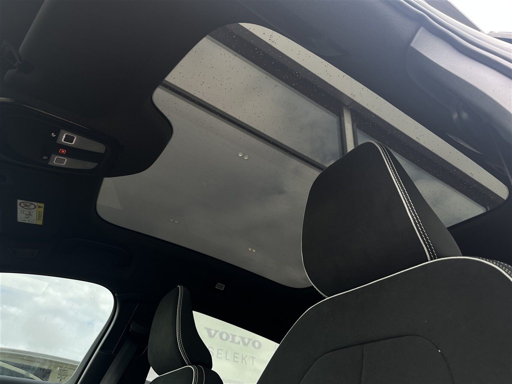 Volvo EC40 Black Edition billede 23