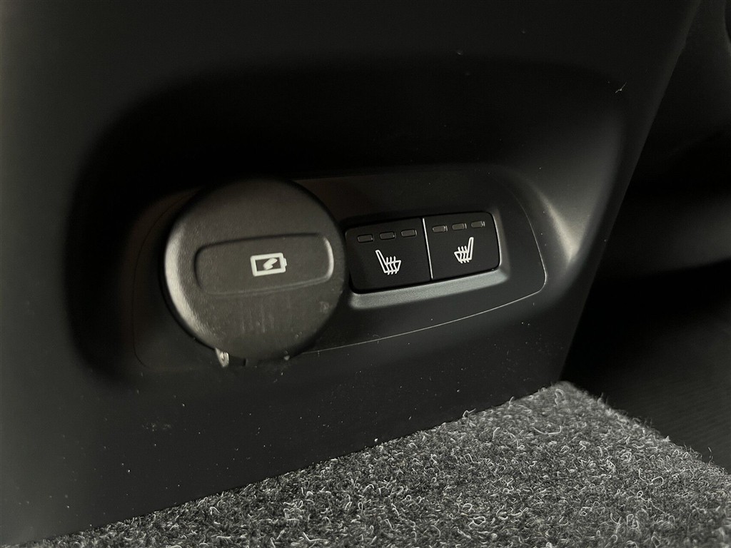 Volvo EC40 Black Edition billede 25