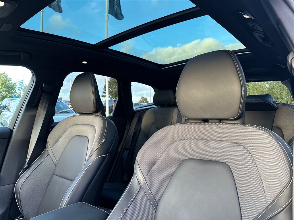 Volvo XC60 Black Edition billede 12