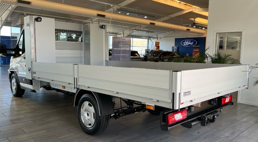 Ford Transit Trend generic.image 3