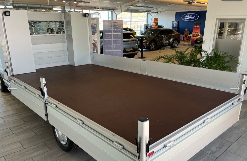 Ford Transit Trend generic.image 5