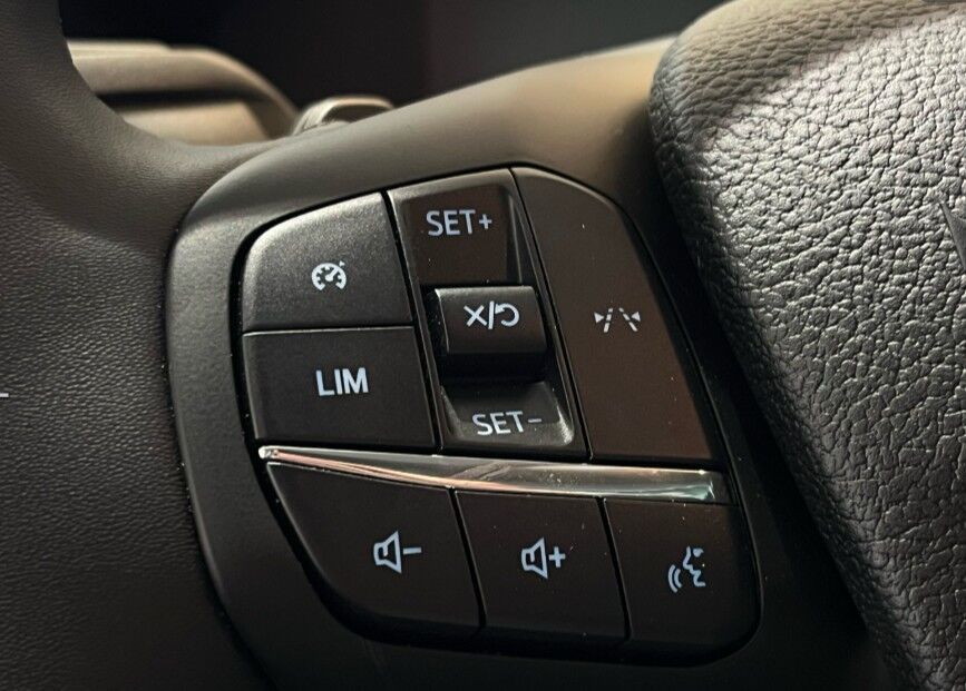 Ford Transit Trend generic.image 12