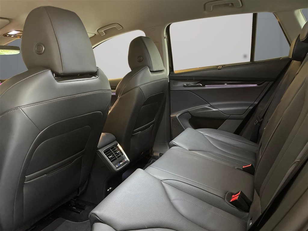 generic.car generic.image 10
