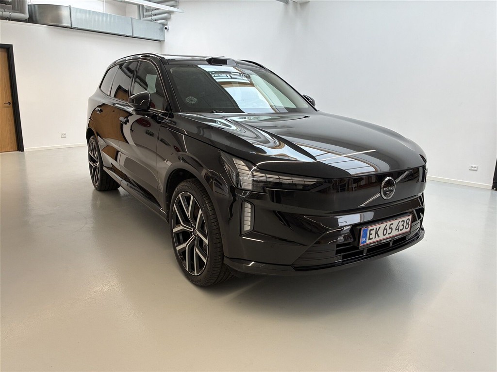 Volvo EX90 