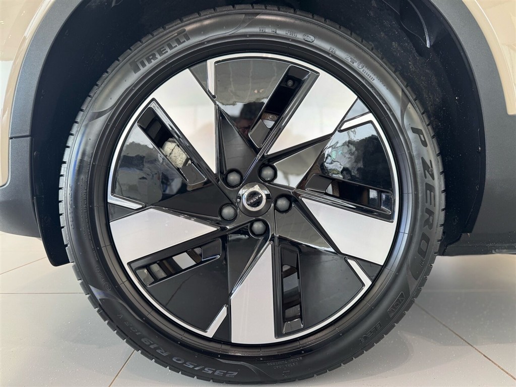 Volvo EX40 Plus billede 24