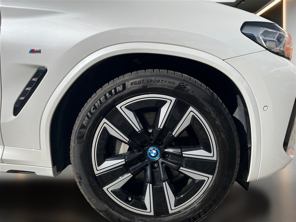 BMW iX3 M-Sport Charged billede 6