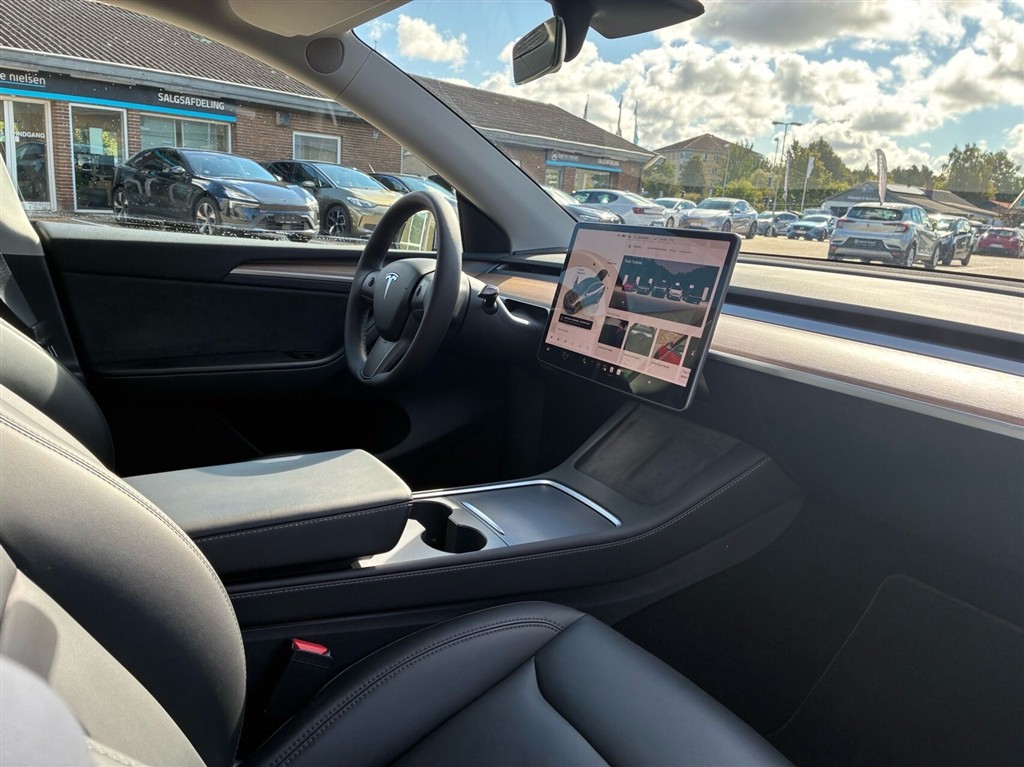 Tesla Model Y Long Range billede 3