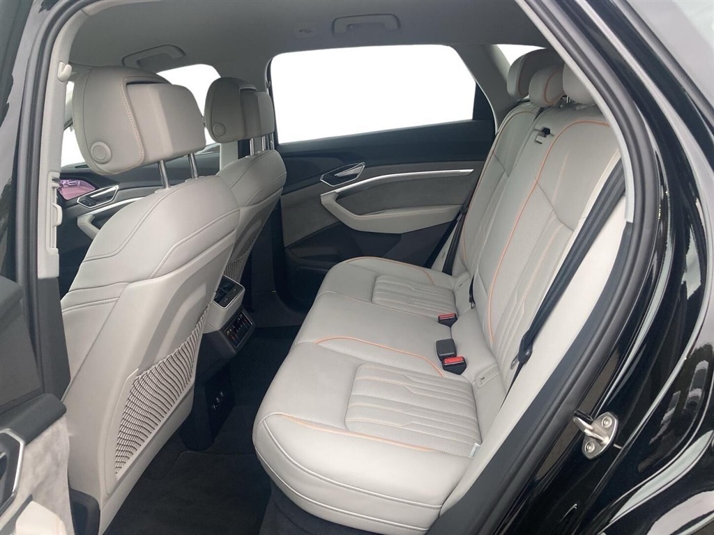 Audi E-tron Advanced Prestige generic.image 13