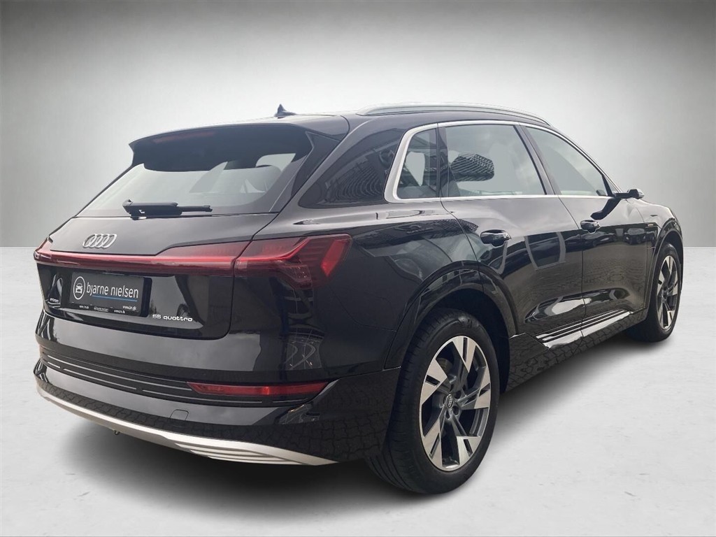 Audi E-tron Advanced Prestige generic.image 5