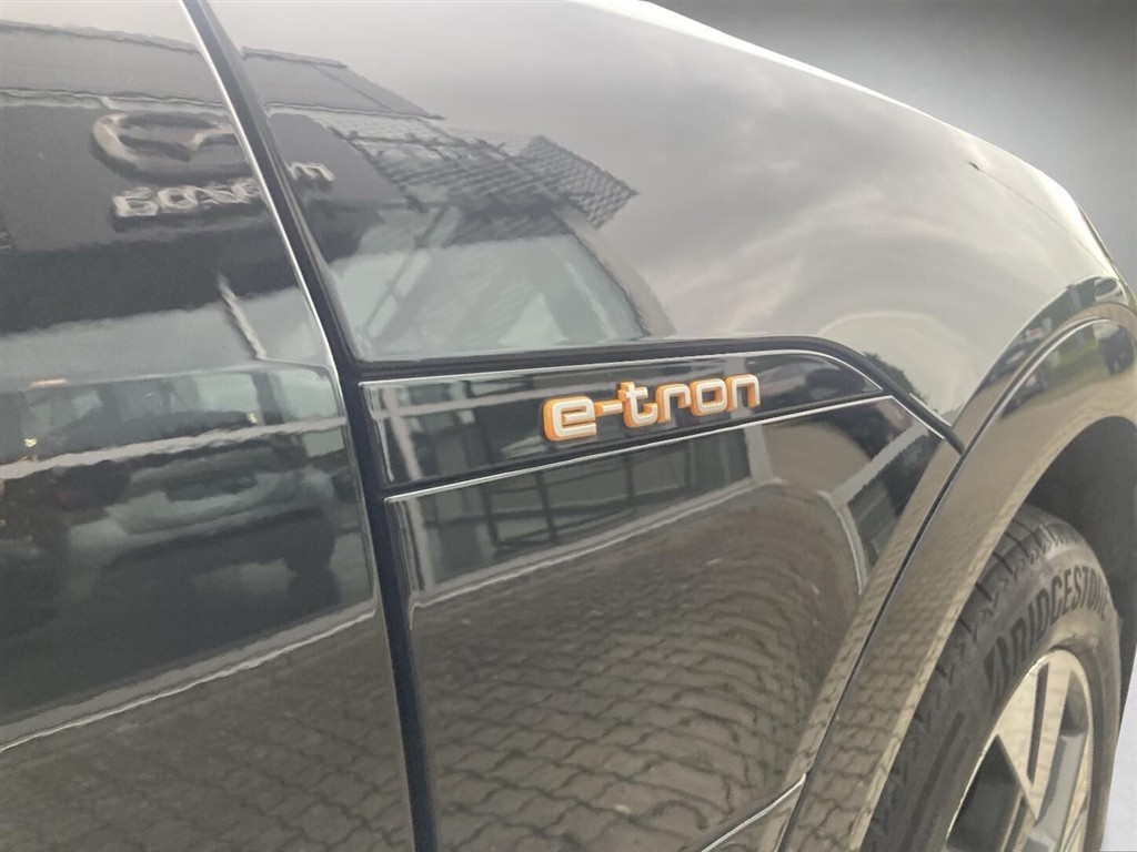 Audi E-tron Advanced Prestige generic.image 8