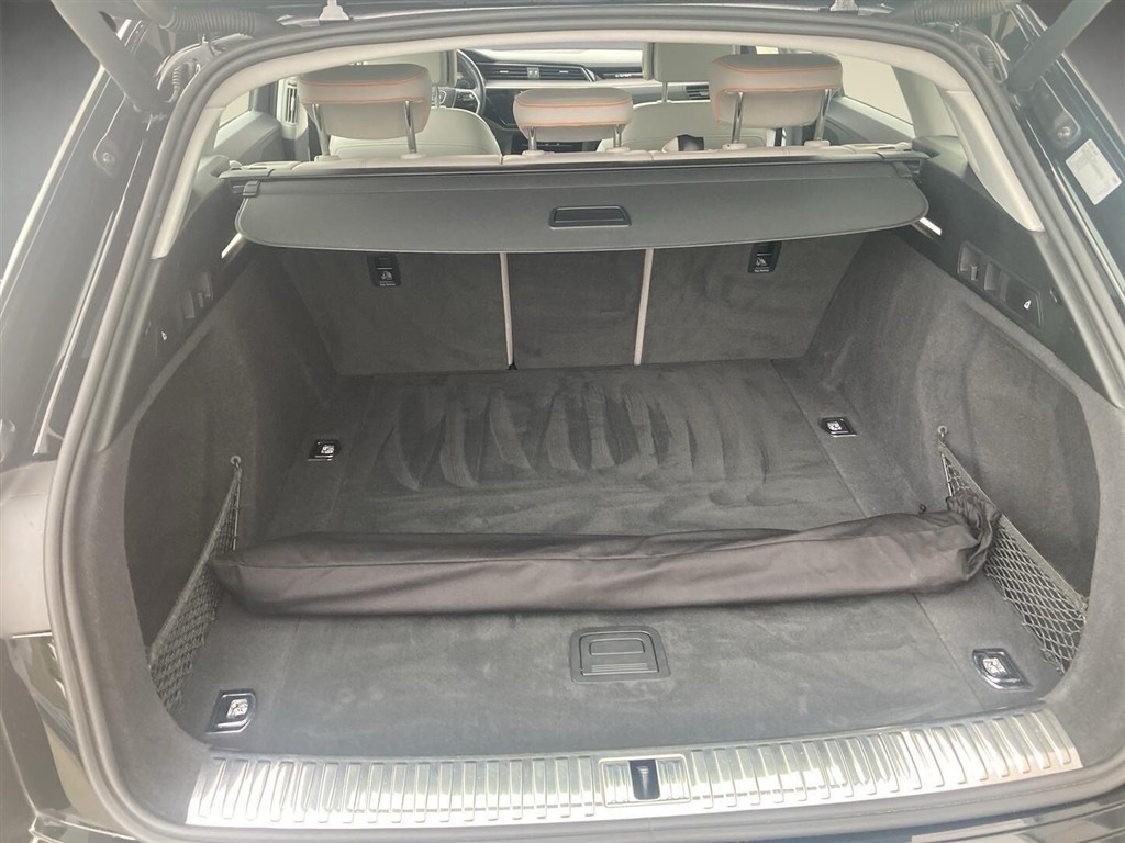 Audi E-tron Advanced Prestige generic.image 33