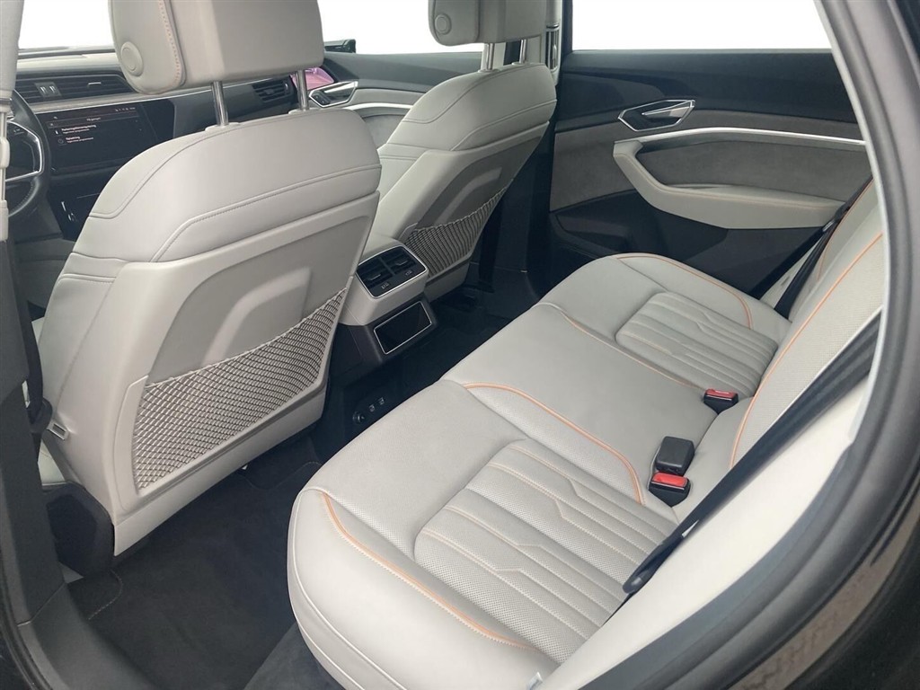 Audi E-tron Advanced Prestige generic.image 14
