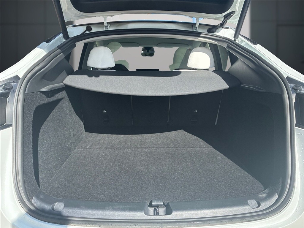 Tesla Model Y Long Range billede 8