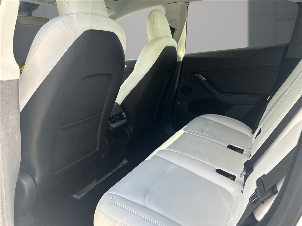 Tesla Model Y Long Range billede 12