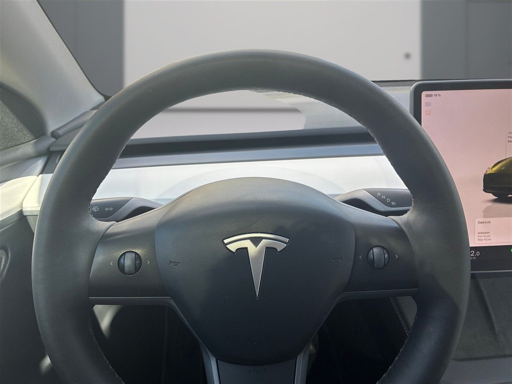 Tesla Model Y Long Range billede 14